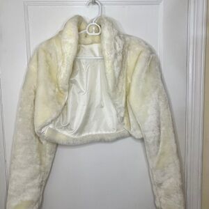 Chic Cream Faux Fur Bolero